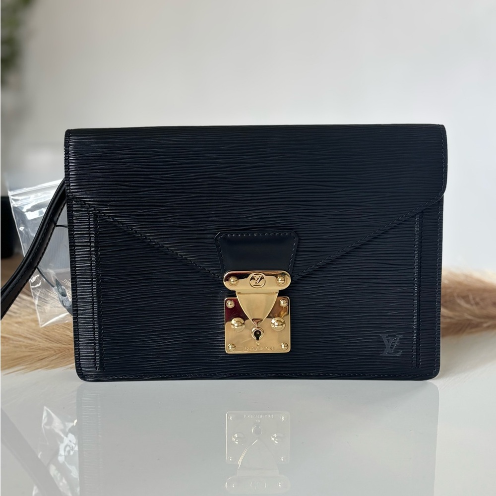Louis Vuitton Epi Dragonne Black Clutch